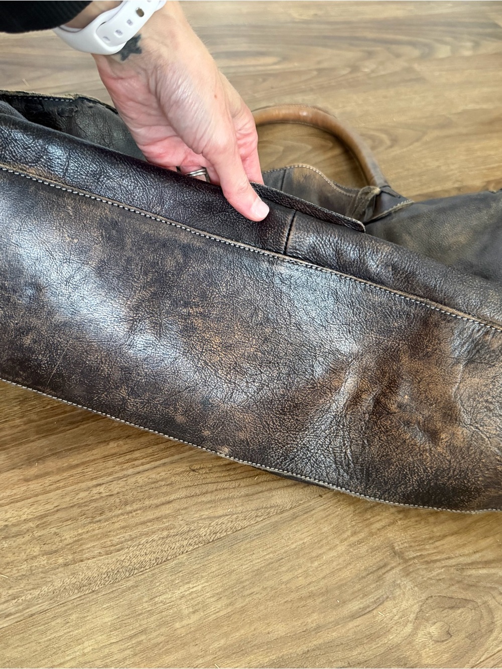 BED|STU Distressed Brown Leather Tote with Top Handles - Picture 4 of 9